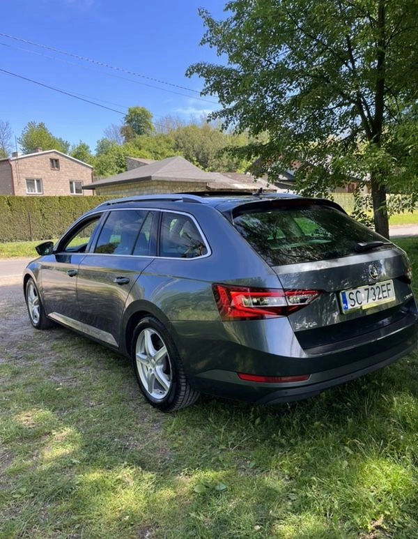 Skoda Superb cena 72900 przebieg: 177000, rok produkcji 2017 z Częstochowa małe 562